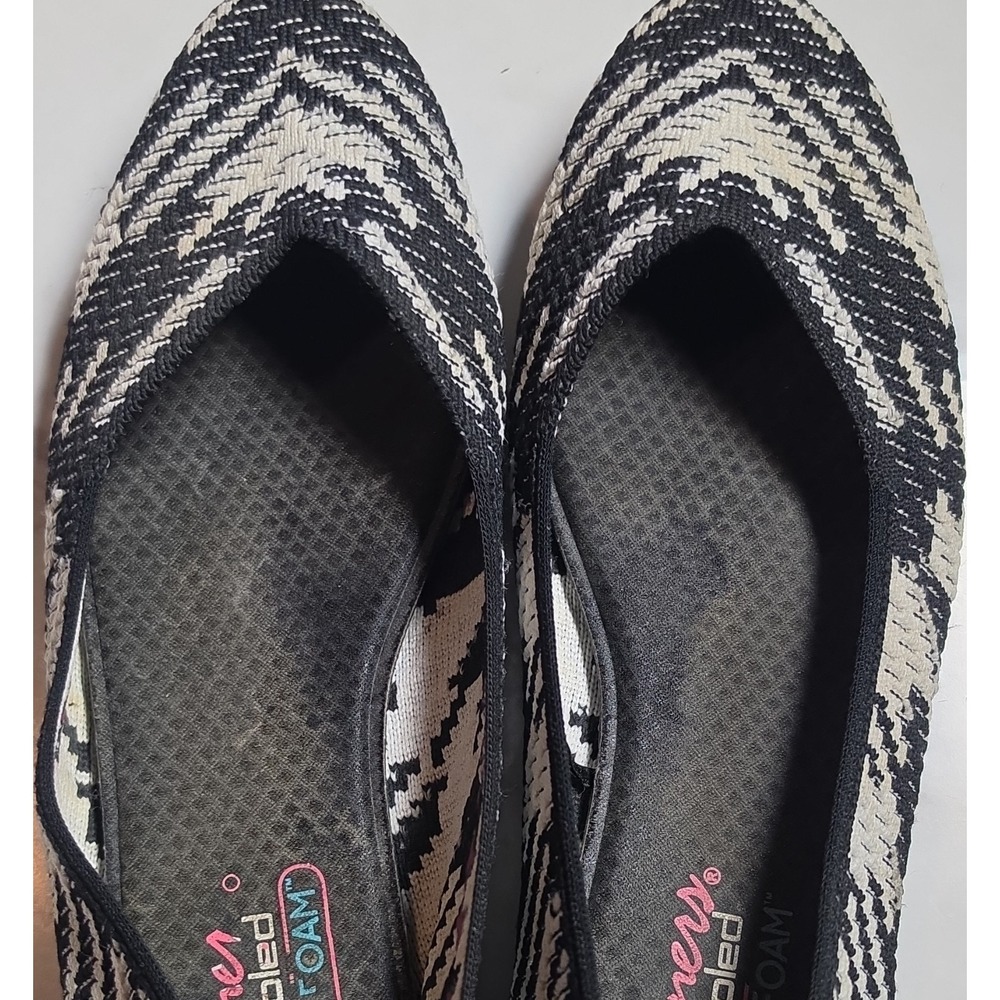 Skechers Women's Black/White Geometric Slip-On Ballet Flats Memory Foam US 9
